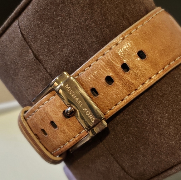 Michael Kors Watch - Picture 7 of 7